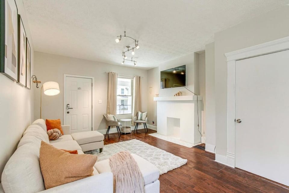 Quiet & Spacious Home Near Downtown House in Ohio