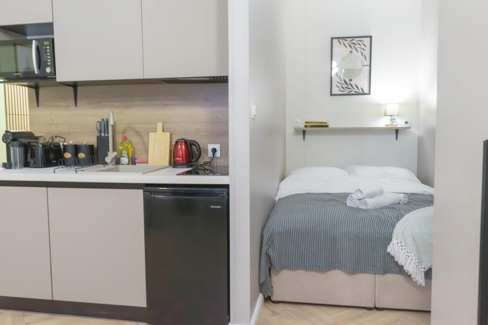 Bed, Coffee/tea facilities, Kitchen or kitchenette, Bedroom, stove, toaster, towels