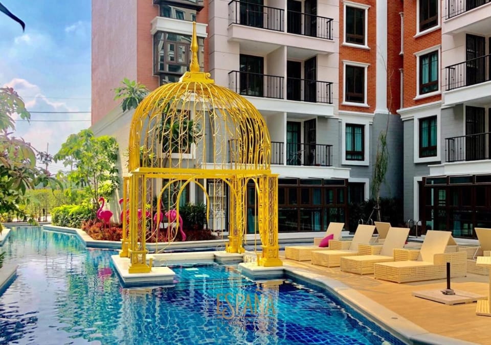 Property building, Swimming pool