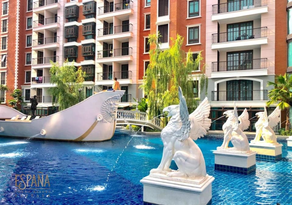 Pool view, Swimming pool