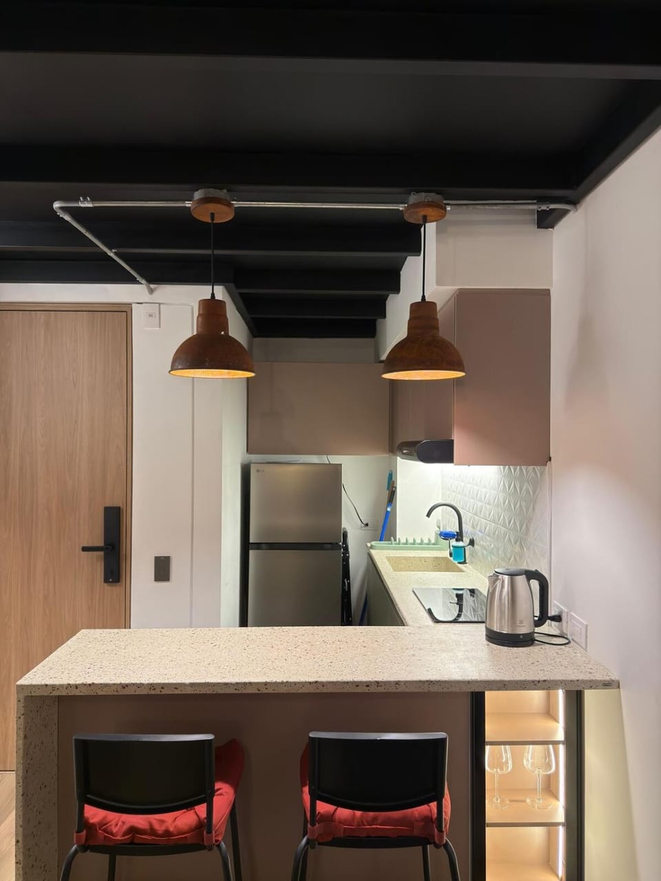 Kitchen or kitchenette, Dining area, minibar