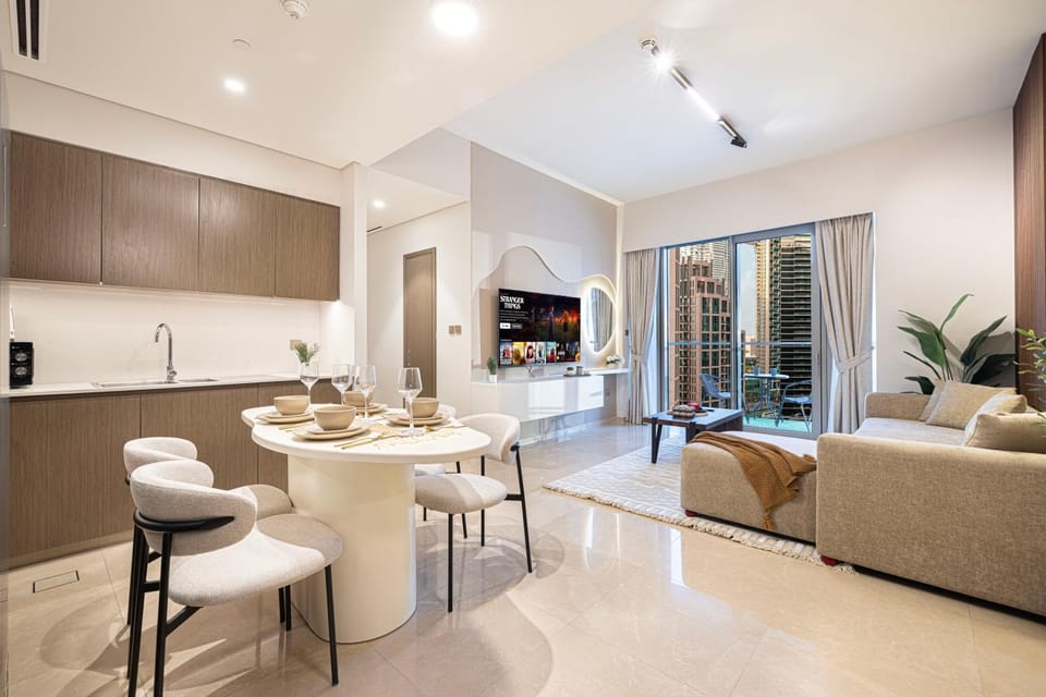 Burj Khalifa Front Ultra Luxe Designer Residence Apartment in Dubai