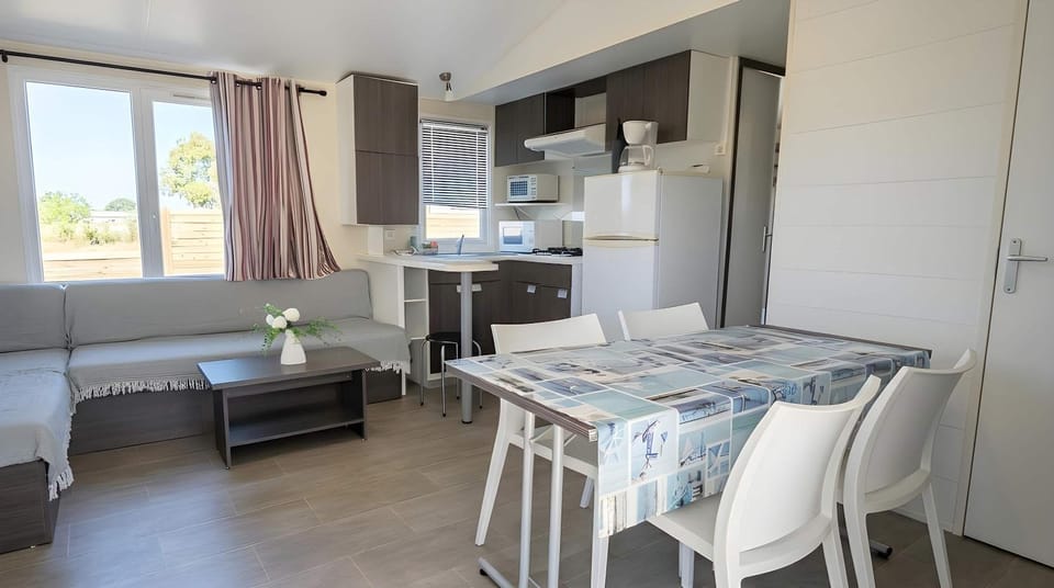 Acogedora casa familiar a pasos de la playa piscina y wifi House in El Palmar de Vejer
