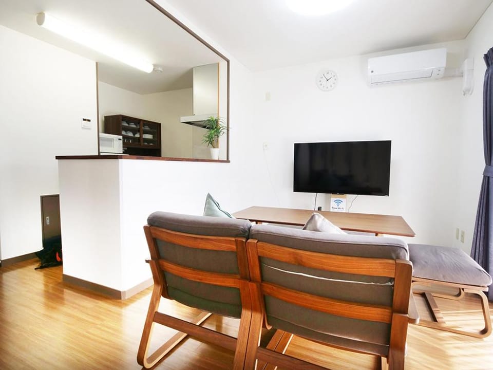 Living room, Dining area, air conditioner