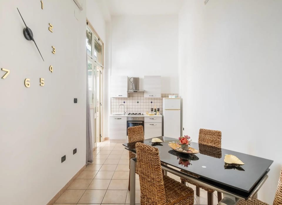 Property building, Kitchen or kitchenette, Living room