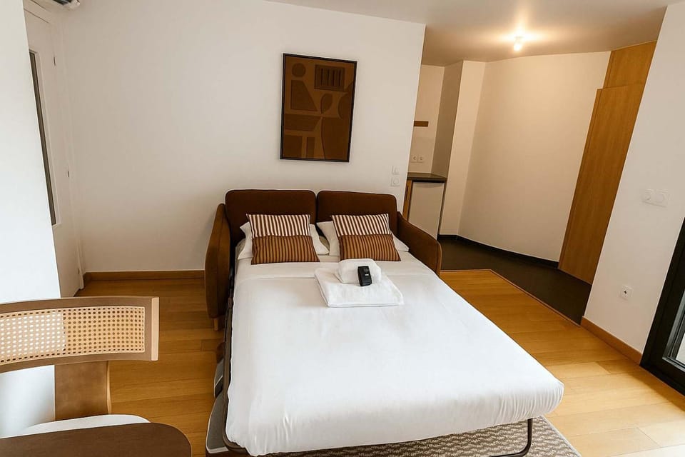 Courbevoie Studio terrasse situe pres de Paris Apartment in Courbevoie