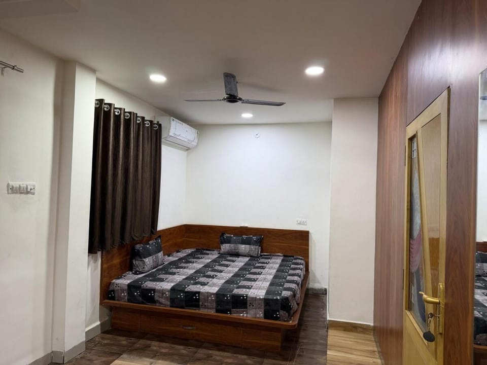 The Golden Hour Penthouse An Urban Sanctuary Apartment in India