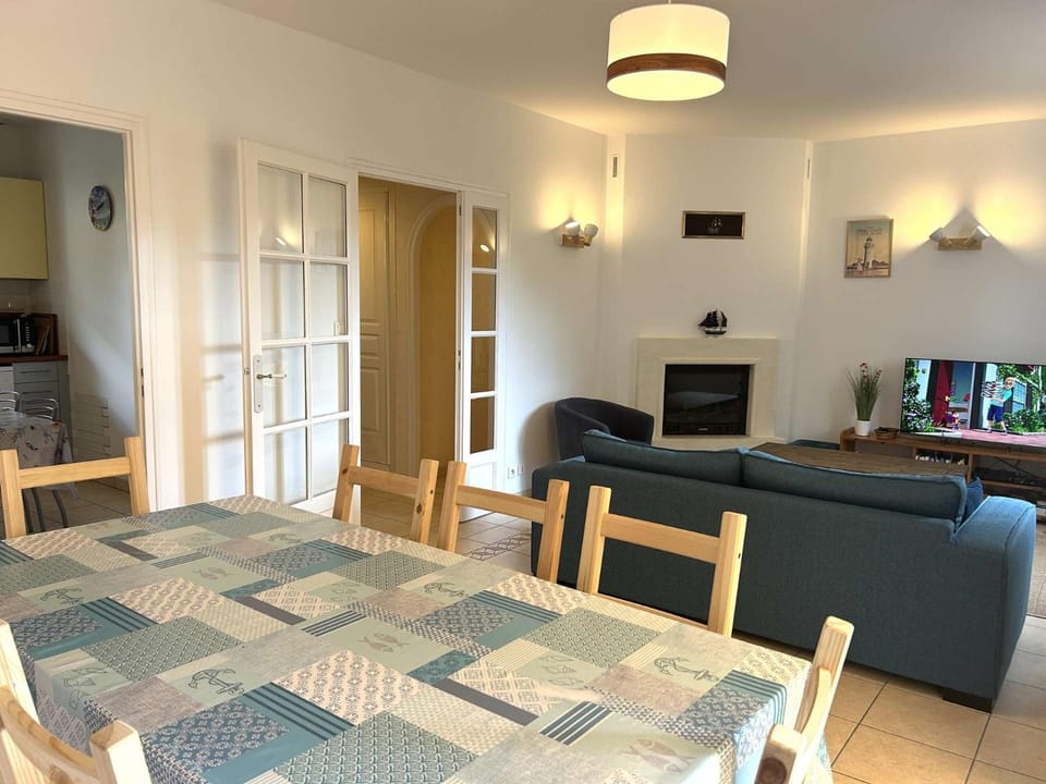 HI000-C24 Mais 5 pièces 8 couchages SAINT HILAIRE DE RIEZ Villa in Pays de la Loire