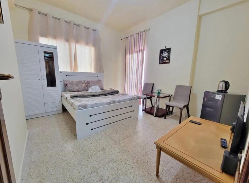 Everest Private Room in 1BHK Apartment Apartment in Abu Dhabi