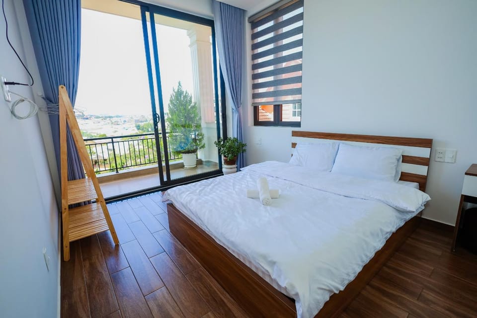 Bed, View (from property/room), Balcony/Terrace, Photo of the whole room, Bedroom, towels