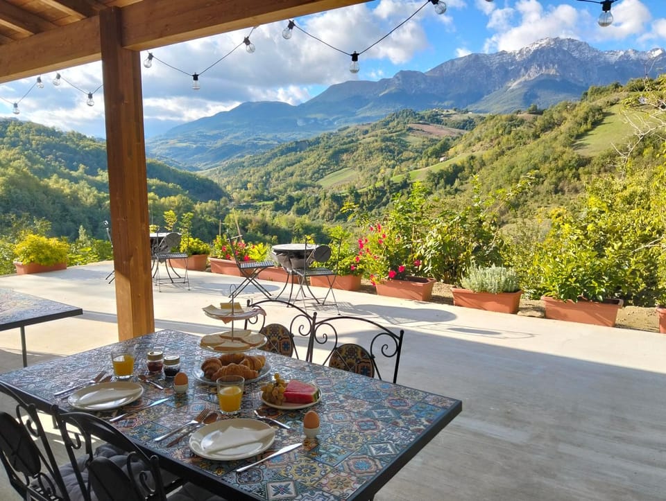 View (from property/room), Balcony/Terrace, Balcony/Terrace, Food and drinks, Dining area, Food, Mountain view, Breakfast, Continental breakfast