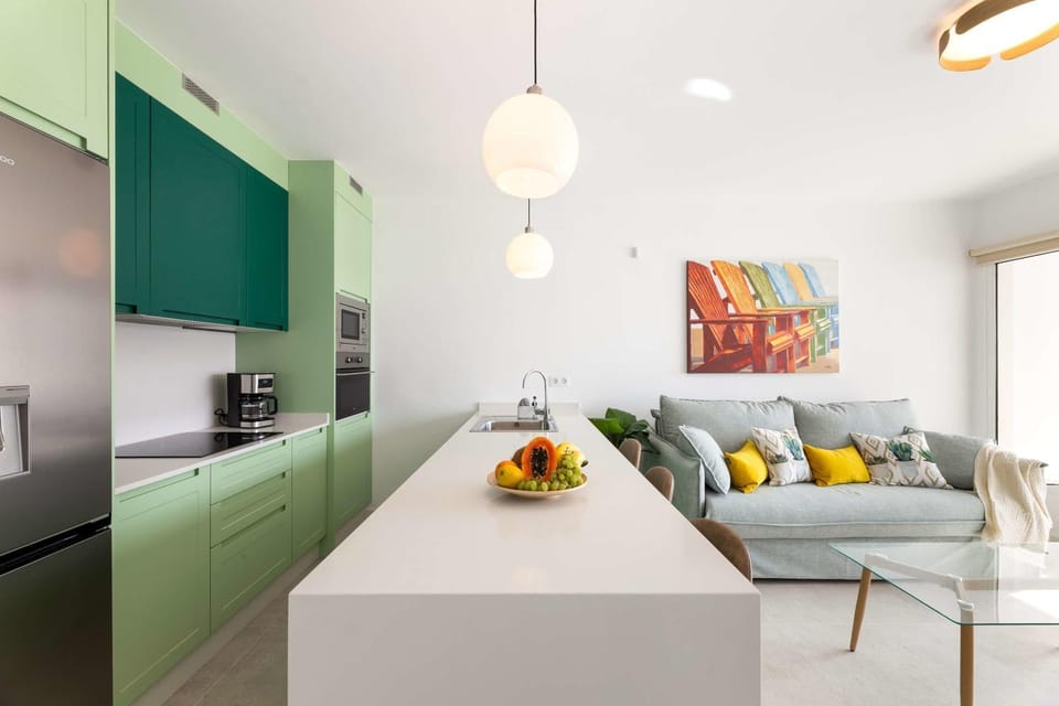 Kitchen or kitchenette, Living room, Seating area, Dining area, oven, stove