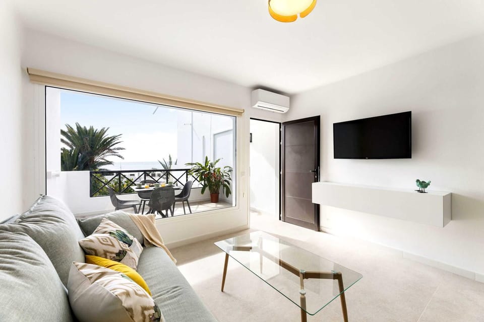 TV and multimedia, View (from property/room), Balcony/Terrace, Living room, Seating area, Evening entertainment