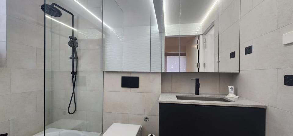 Shower, Toilet, Bathroom