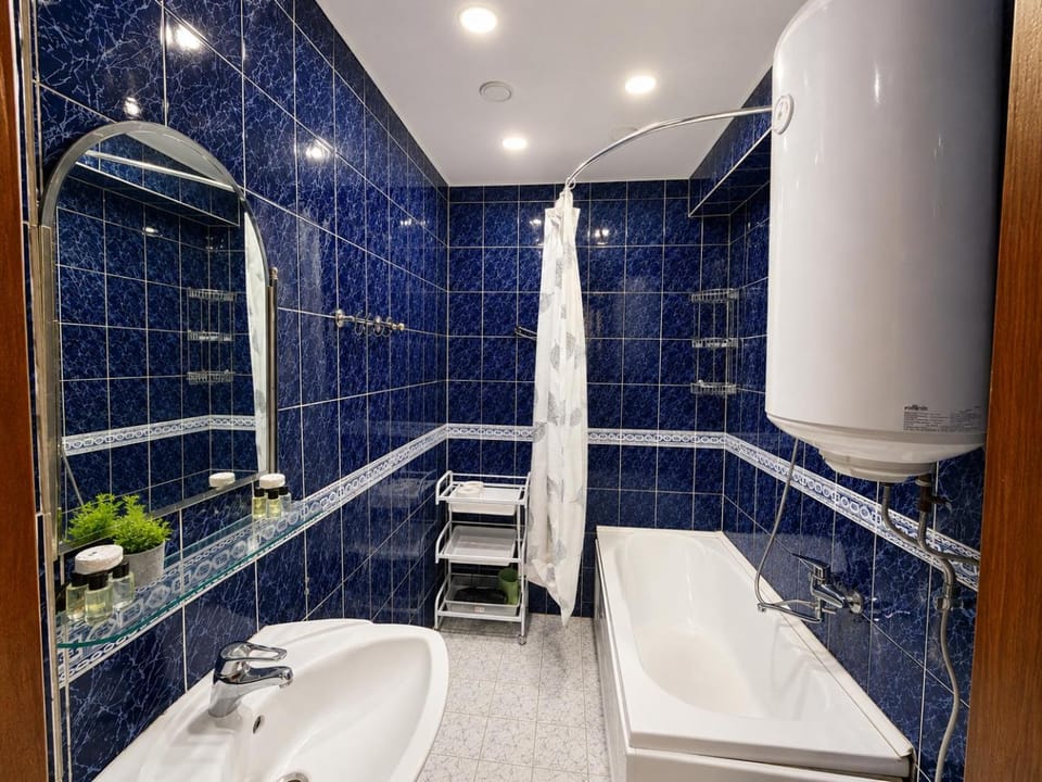 Toilet, Bath