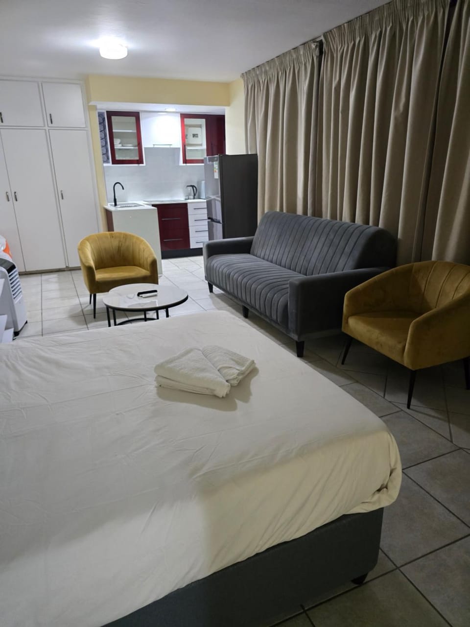 Oceanic 93 Apartment in Durban