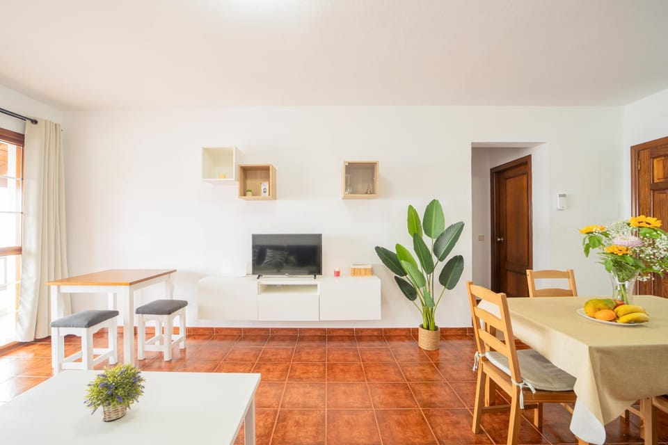 TV and multimedia, Living room, Dining area