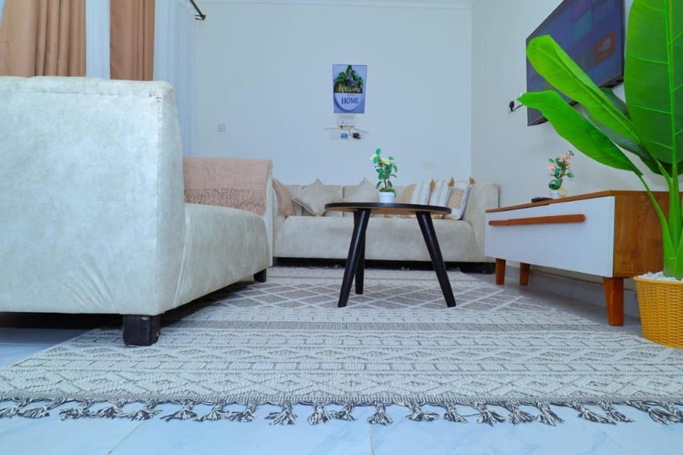 Luxe living suites Bed and Breakfast in Nairobi
