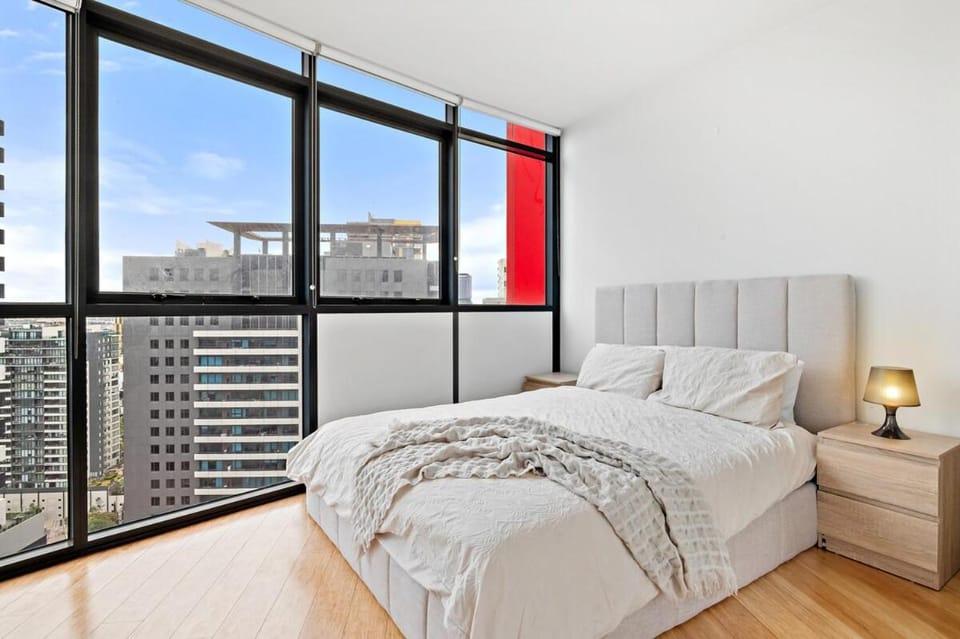 Photo of the whole room, Bedroom, City view