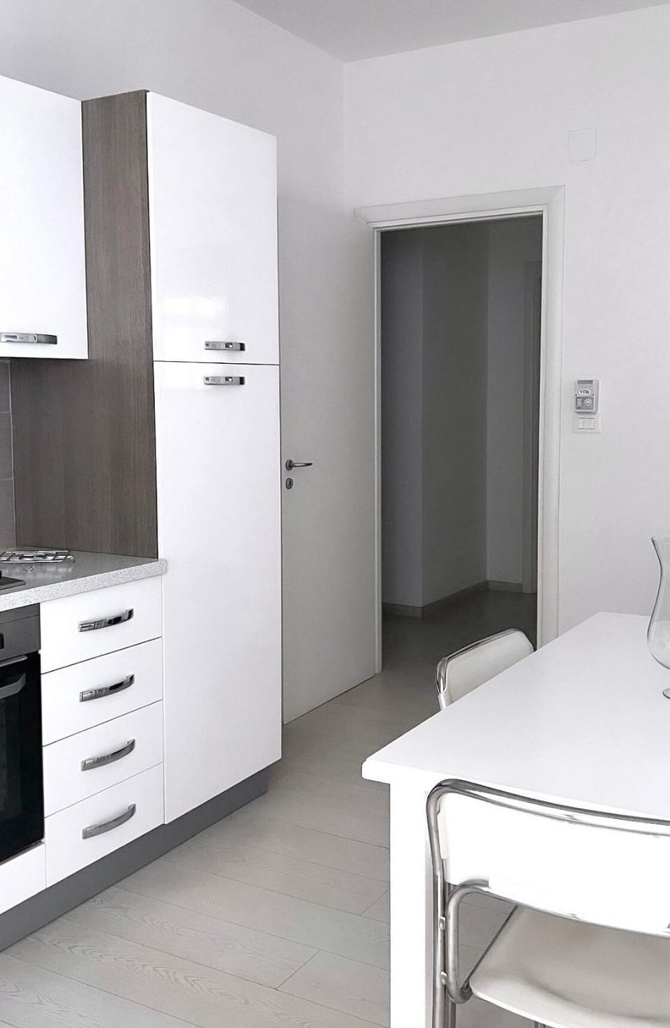 Kitchen or kitchenette, Dining area, oven, stove