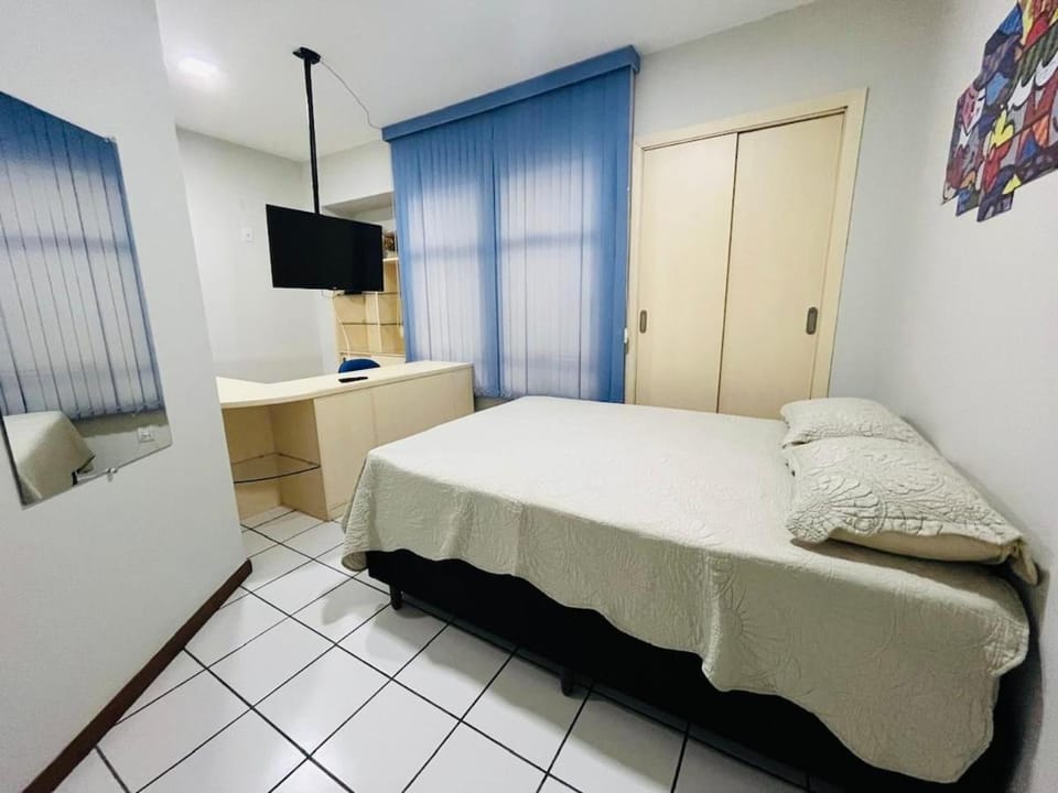 Bed, TV and multimedia, Photo of the whole room, Bedroom, wardrobe