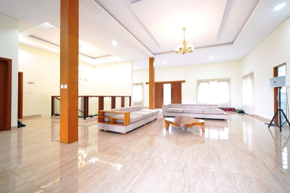 Naava Village Hotel in Cisarua