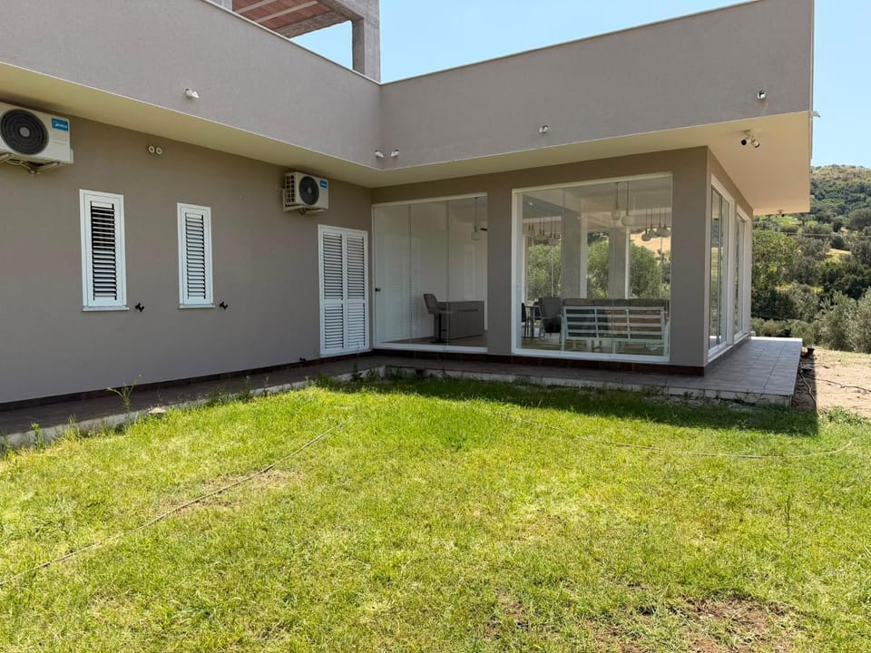 Property building, Garden, Seating area, Garden view, Breakfast