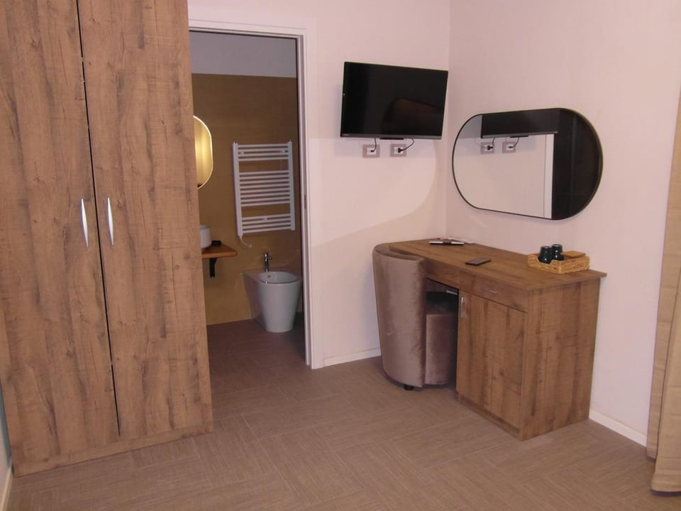 TV and multimedia, wardrobe