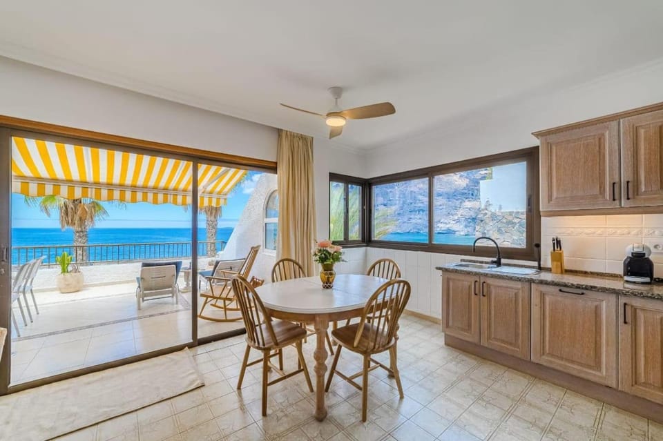 Sunset Dreams by Dream Homes Tenerife Apartment in Acantilados de Los Gigantes