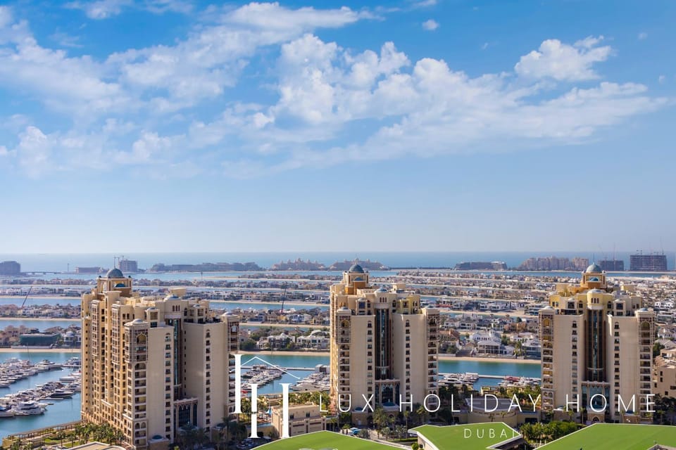 City view, Sea view