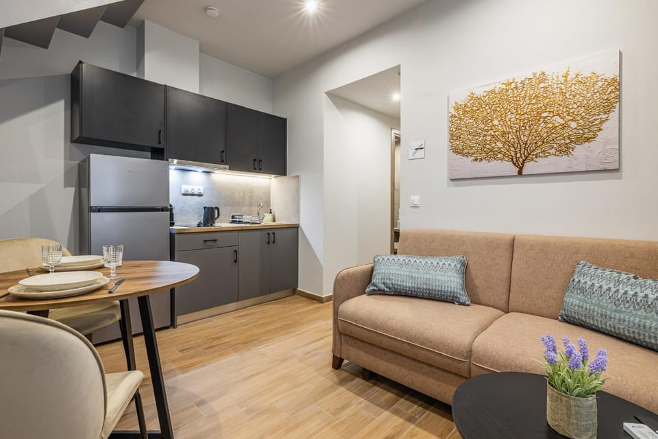 Kitchen or kitchenette, Seating area