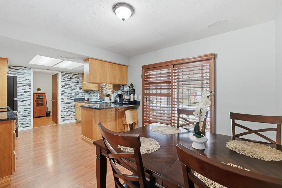 Coffee/tea facilities, Dining area