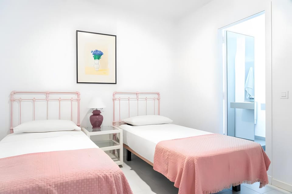 Property building, Living room, Bedroom