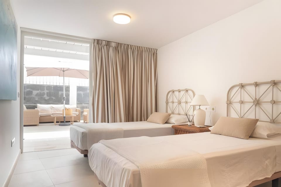 Property building, Living room, Bedroom