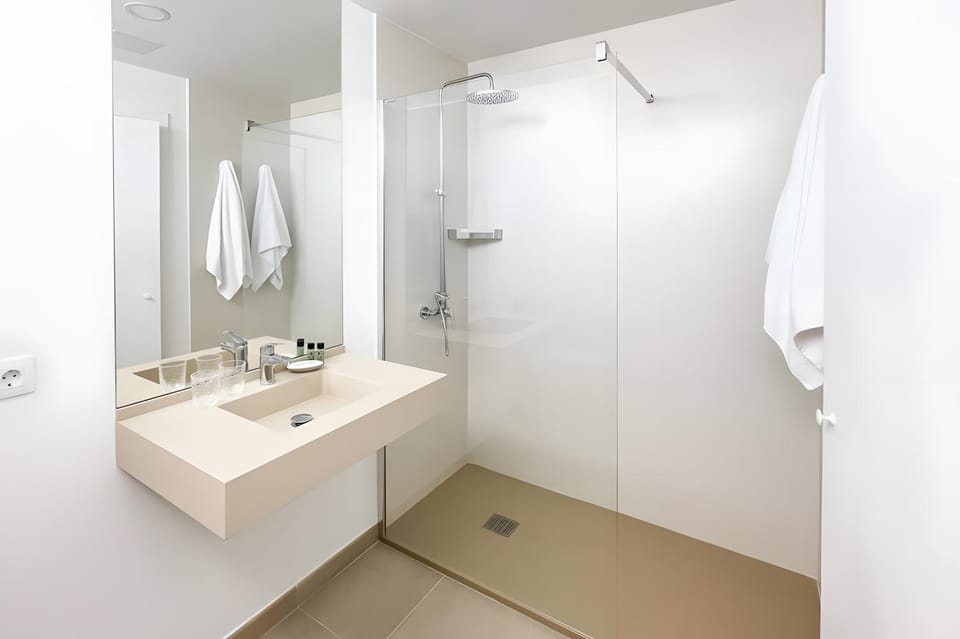 Bathroom, Living room