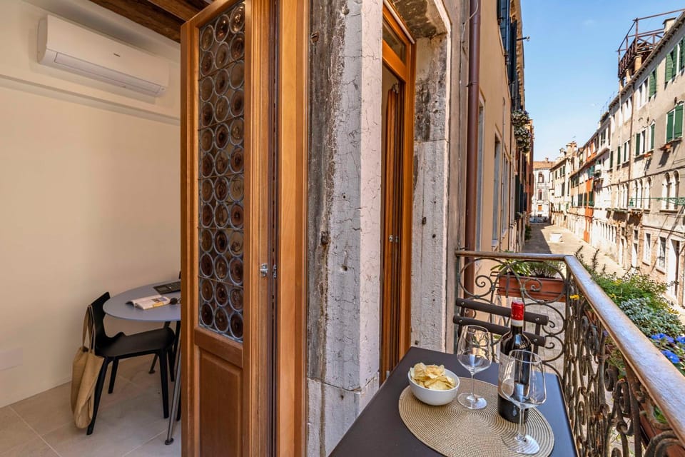 View (from property/room), Balcony/Terrace
