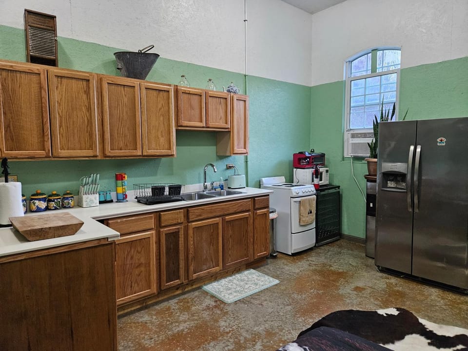 Secluded one room house on 235 acres House in West Virginia