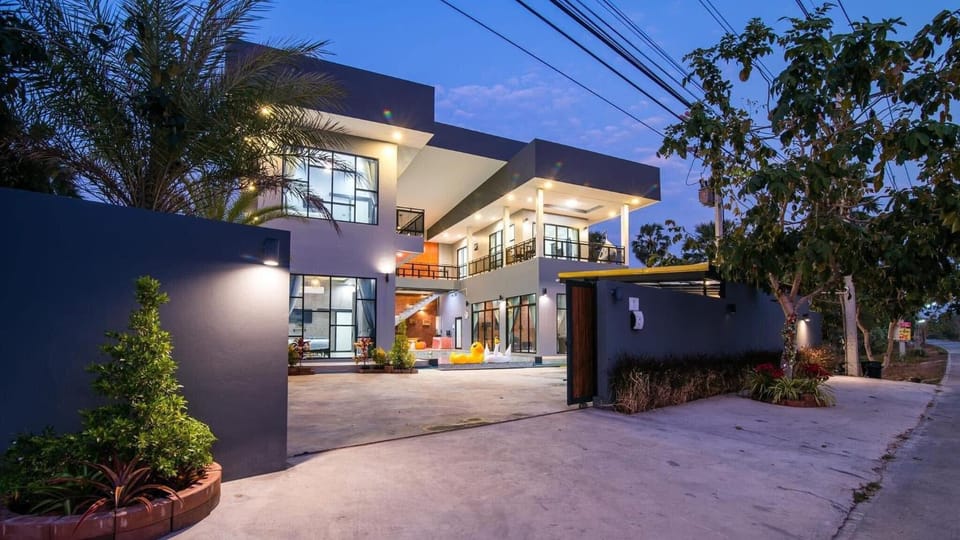 บ้านบรรยากาศ พูลวิลล่าชะอำ House in Thailand