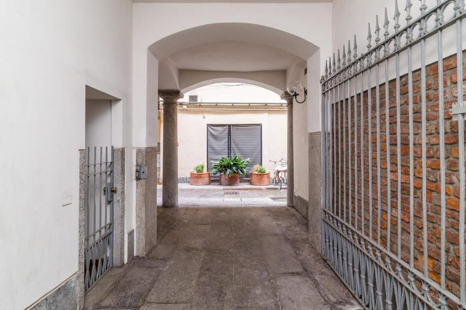 In the Heart of Milan Charm and Comfort on the Navigli Apartment in Milan