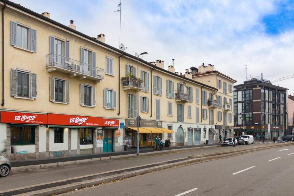 In the Heart of Milan Charm and Comfort on the Navigli Apartment in Milan