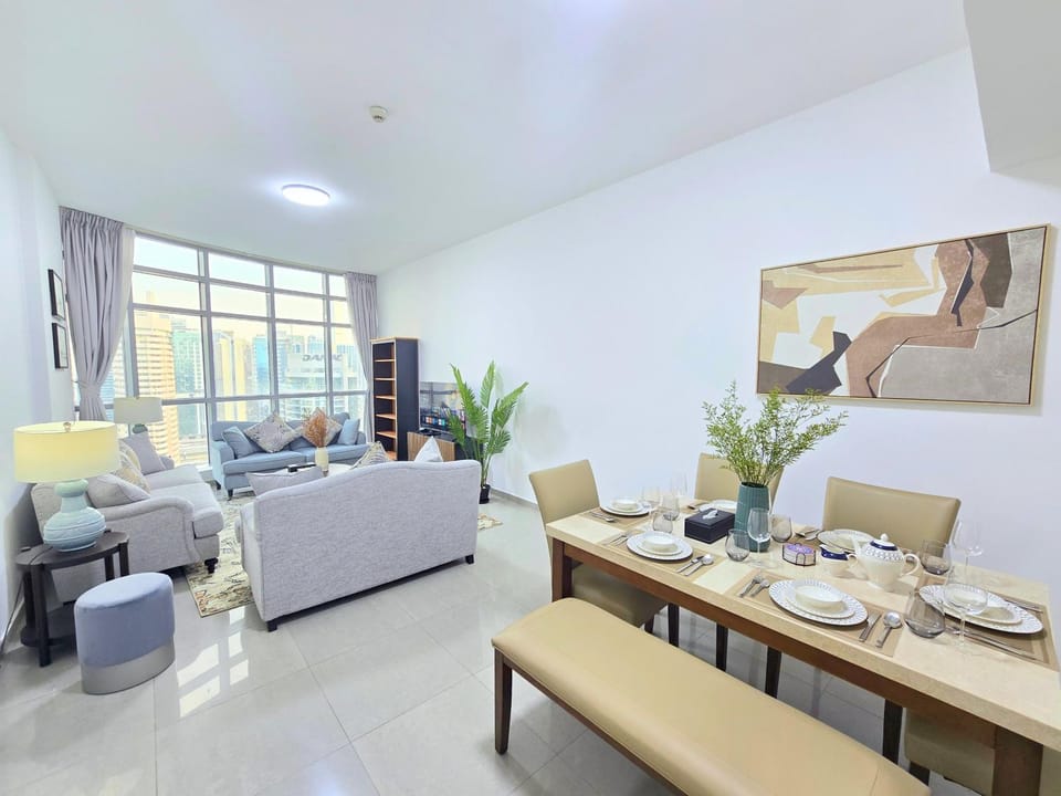 Marina Breeze - Serene Yacht Views near Ain Dubai 3 BR Apartment Apartment in Dubai