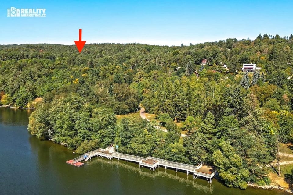 Off site, Beach, Lake view, Location