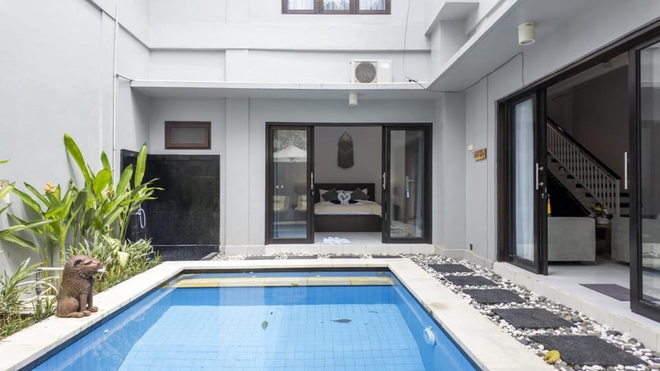 Pool view, Swimming pool