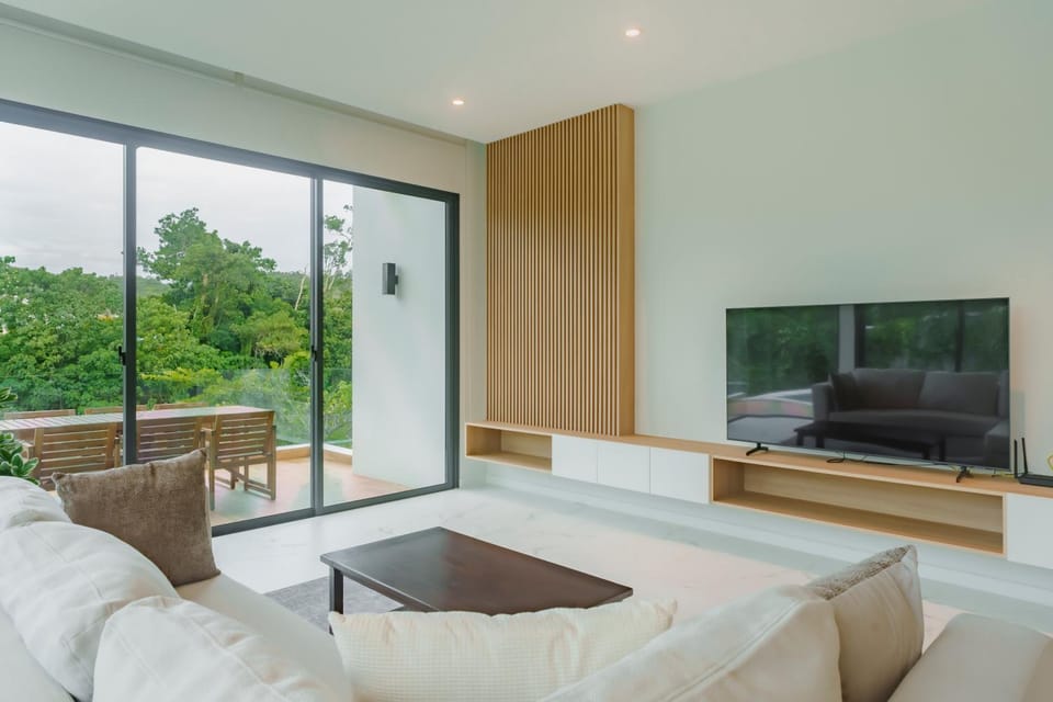 Niva Villa - Modern Private Pool with & Lake View near Phuket Town Villa in Phuket