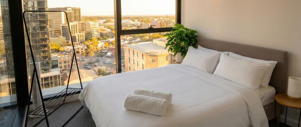 Bed, Bedroom, towels