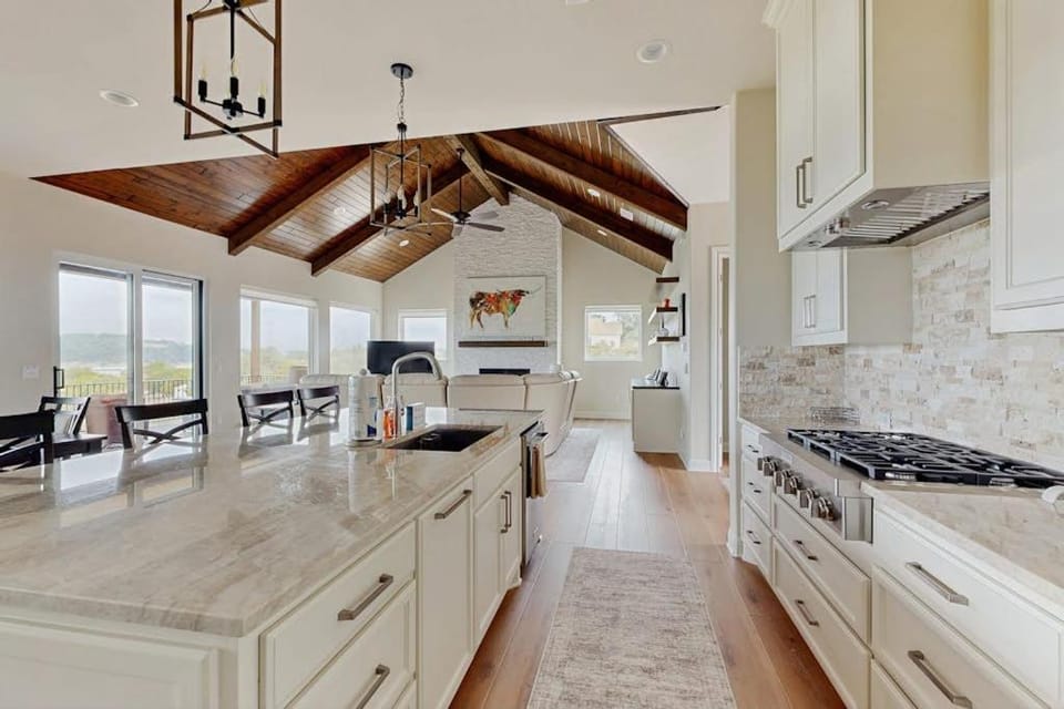 Kitchen or kitchenette, kitchen
