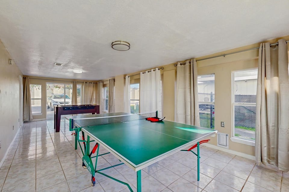 Waterfront Hideaway House in La Marque