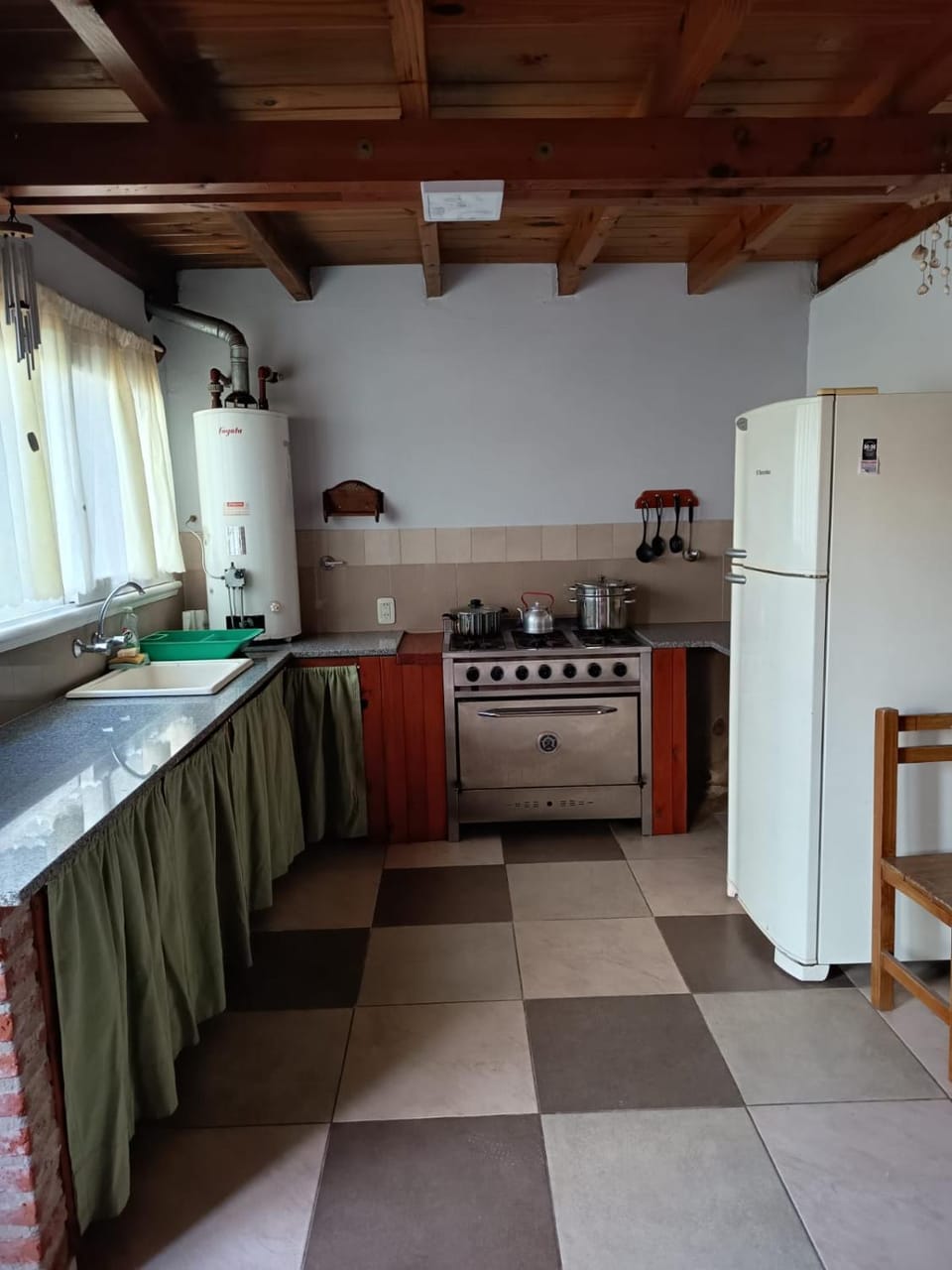 Kitchen or kitchenette, oven, stove