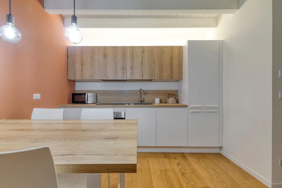 Coffee/tea facilities, Kitchen or kitchenette, oven, stove, toaster