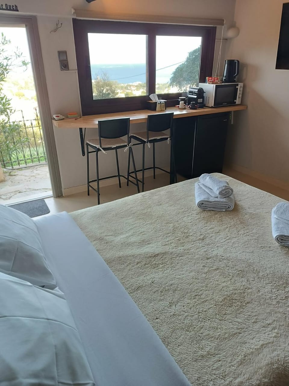 Above Artemis Studio Near Athens Airport Apartment in East Attica Regional Unit, Greece